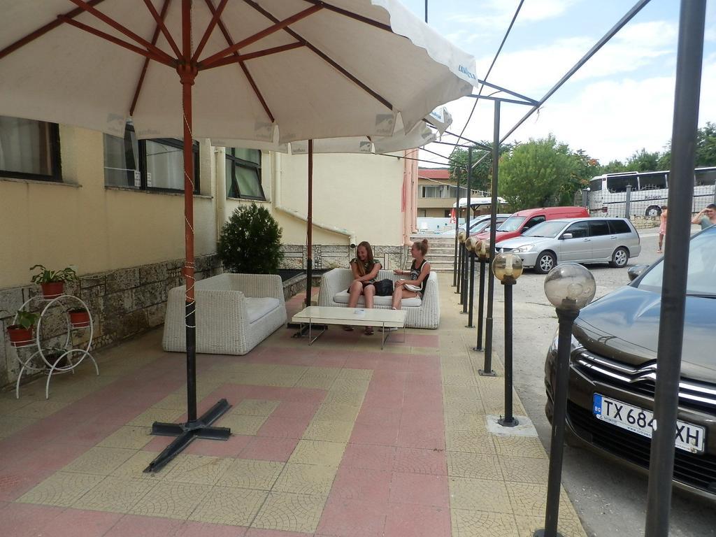 Olimpia Supersnab Hotel Balchik Esterno foto
